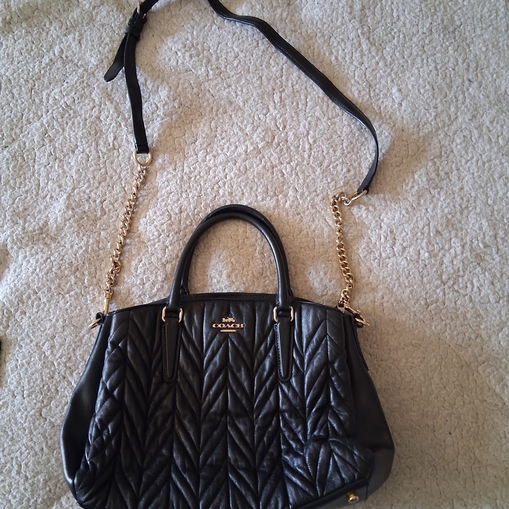 Coach Black Quilted Crossbody Bag with Gold Chain - Picture 2 of 16